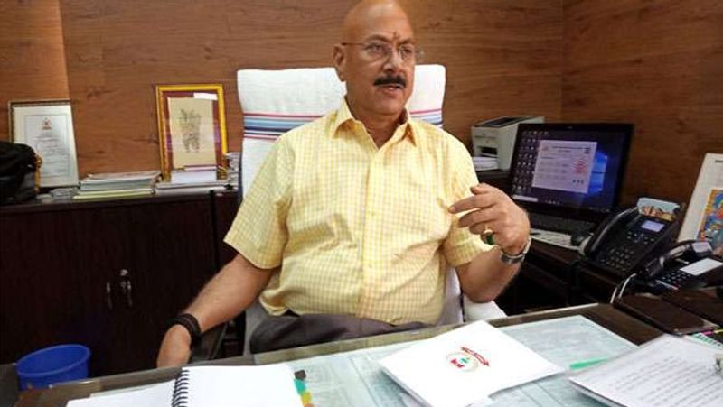 झारखंड के डीजीपी रहते हुए डीके पांडेय महिला मुद्दों पर काफी मुखर माने जाते थे। लेकिन अपनी ही बहू के इल्जाम के बाद उनकी छवि धूमिल हो गई है।