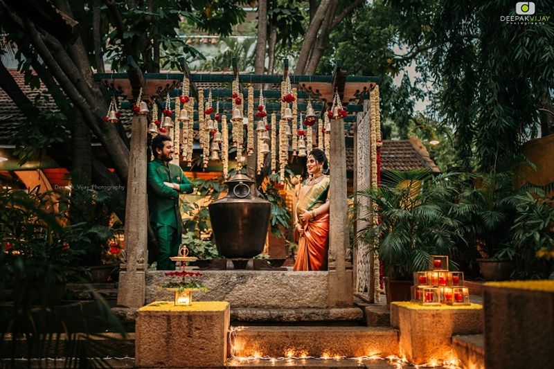 ಕೆಂಪು- ಹಸಿರು ಸೀರೆಯಲ್ಲಿ ಮಿಂಚುತ್ತಿರುವ ಶಿಖಾ.