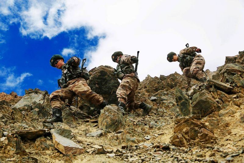 दोनों देशों के बीच सीमा को लेकर चल रहा विवाद चरम पर है। पिछले 5 दशक में दोनों देशों के बीच पहली बार इस तरह की हिंसक झड़प देखने को मिली। 