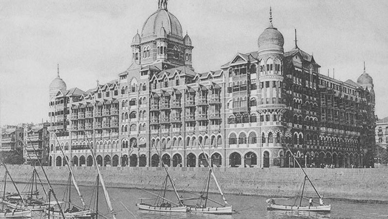 द ताज महल पैलेस होटल का विहंगम दृश्य। यह तस्वीर वर्ष 1920 के आसपास की है।