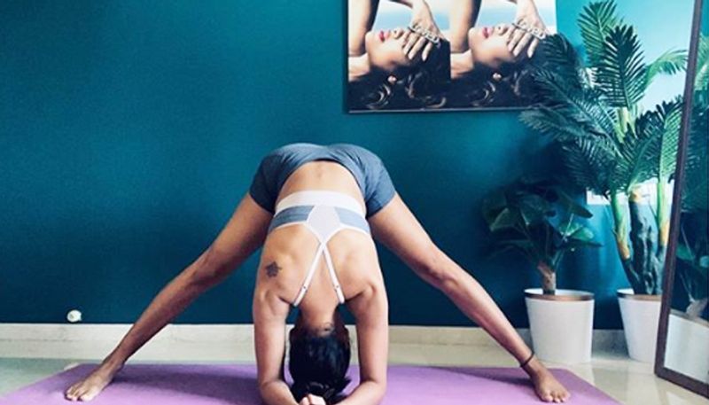 Esha Gupta's hot pic of yoga pose becomes hit on social media