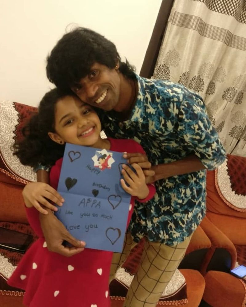 இது குறித்த புகைப்படங்கள் தற்போது வெளியாகி, ரசிகர்களும் அவருக்கு வாழ்த்து தெரிவித்து வருகிறார்கள்.