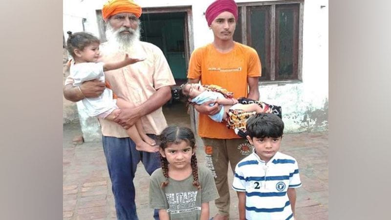 25 जून की सुबह इस हत्याकांड का खुलासा हुआ था। घर में जब यह खूनी खेल चल रहा था, तब परिवार के 4 बच्चे भी मौजूद थे। सबसे पहले 6 साल की बच्ची ने पड़ोस में घटना के बारे में बताया था। बच्ची ने बताया था कि उसके चाचू ने सबको मार डाला। पुलिस ने आरोपी गुरजंट को अरेस्ट कर लिया है। उसने भी गुनाह कबूल कर लिया है।