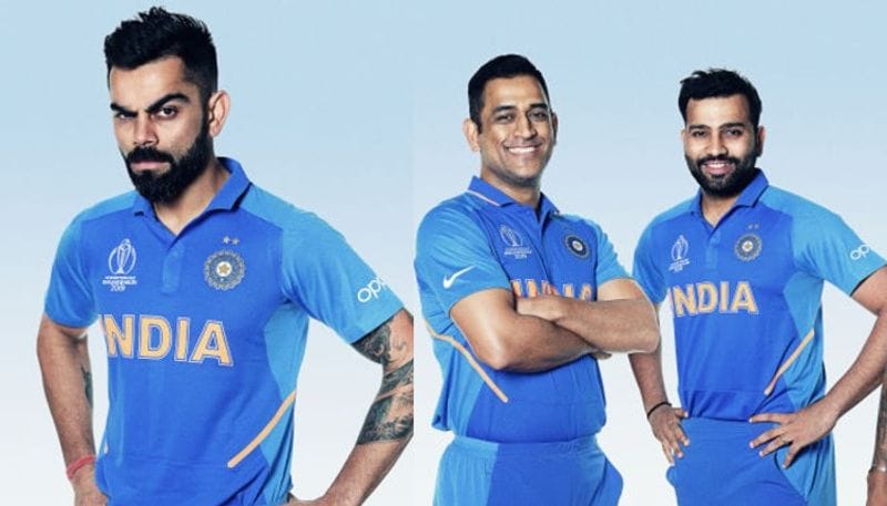 Virat Kohli fans upset BCCI Decision on MS Dhoni, full credit goes to him