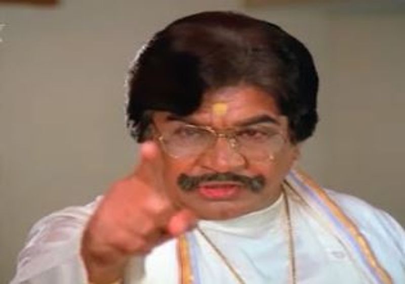 ஆரம்ப காலத்தில் ஹீரோவாக நடித்த பின்னர், வயதான பின் பல படங்களில் குணச்சித்திர வேடத்திலும் நடித்துள்ளார்.