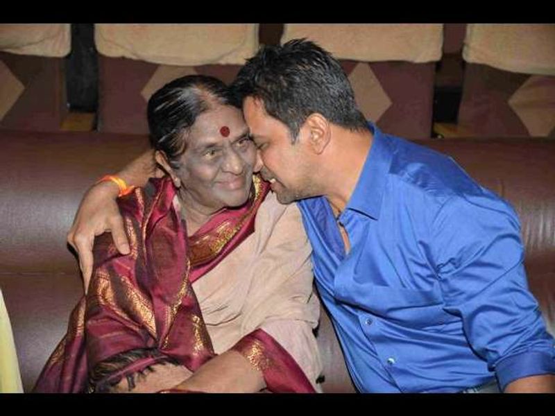 இவர் தான் நடிகர் அர்ஜுனின் பாசமிகு அம்மா, லட்சுமி தேவி 