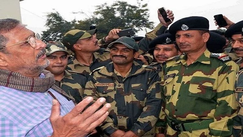 नाना पाटेकर की यह यात्रा गोपनीय थी। कार्यक्रम के दौरान नाना पाटेकर ने अपनी लोकप्रिय फिल्म यशवंत का मशहूर डायलॉग 'एक मच्छर...' भी वहां मौजूद सैनिकों को सुनाया।