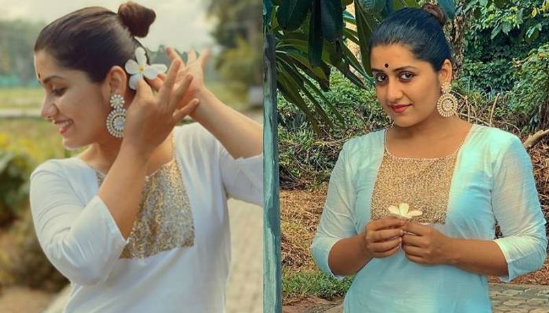 sarayu set saree photos viral