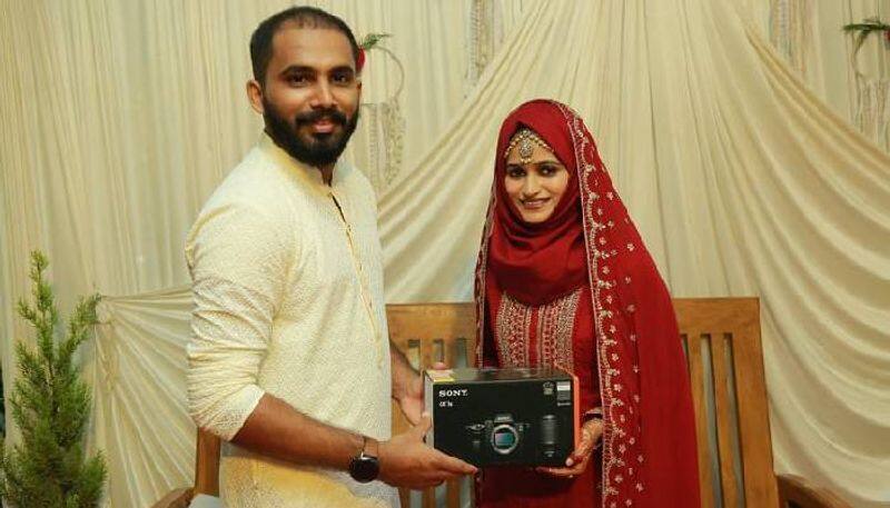 calicut Bride gets digital camera as Mehr