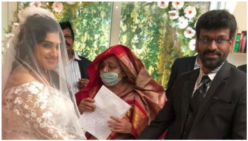 வனிதாவின் இந்த பதிலடி வீடியோ சமூக வலைத்தளத்தில் வைரலாக பரவியதை தொடர்ந்து, இதற்க்கு மன்னிப்பு கேட்டு ட்விட் ஒன்றை போட்டுள்ளார், லட்சுமிராமகிருஷ்ணன். 