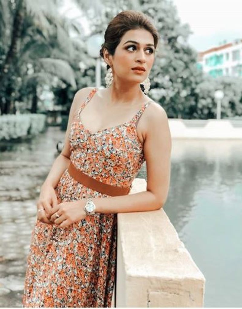 ಪಂಚಭಾಷಾ ನಟಿಯಾಗಿ ಗುರುತಿಸಿಕೊಂಡಿರುವ ಶ್ರದ್ಧಾ ಪತ್ರಿಕೋದ್ಯಮದ ಪದವೀಧರೆ ಆಗಿದ್ದಾರೆ.