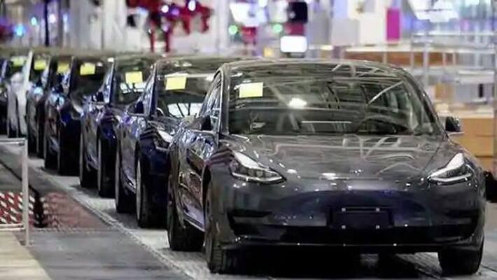 Man 'accidentally' books 28 Tesla cars for 1.4 million Euros in germany Man 'accidentally' books 28 Tesla cars for 1.4 million Euros in germany