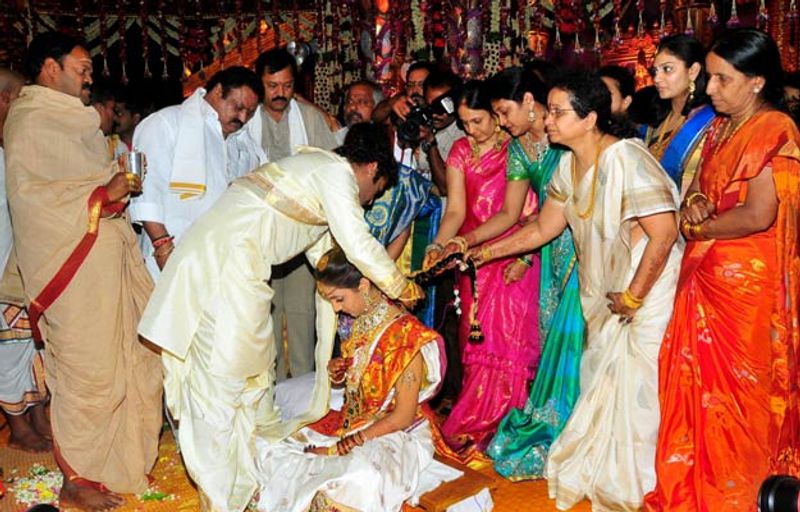 ಜೂನಿಯರ್ಎನ್ಟಿಆರ್ ಜೊತೆ ವೈವಾಹಿಕ ಜೀವನಕ್ಕೆ ಕಾಲಿಟ್ಟಾಗ ಪ್ರಣತಿ ಕೇವಲ 18 ವರ್ಷದ ಹುಡುಗಿ ಎನ್ನಲಾಗಿತ್ತು.