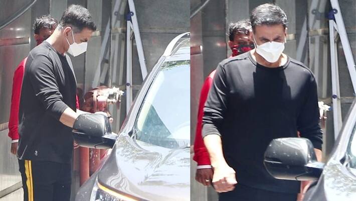 akshay kumar stepped out in city spotted at jackky bhagnani residence KPJ akshay kumar stepped out in city spotted at jackky bhagnani residence KPJ