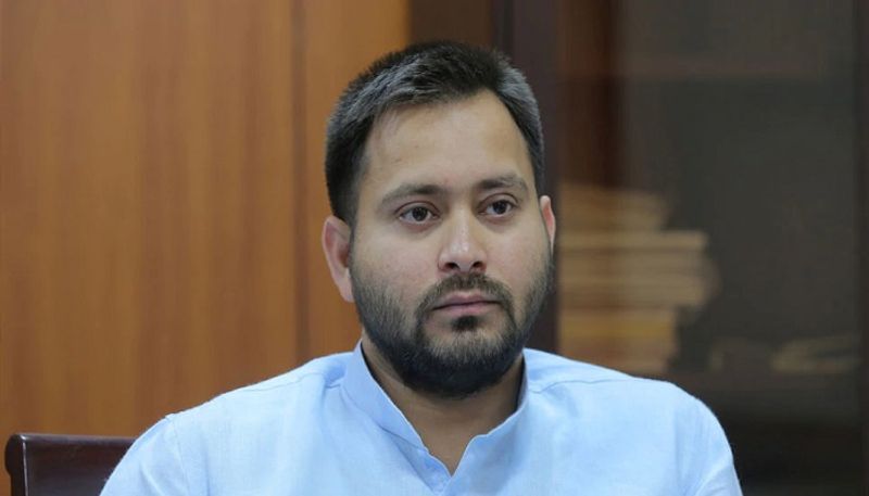 तेजस्वी यादव अपनी पार्टी के एकमात्र स्टार प्रचारक होंगे। उन्हें प्रदेश की सभी 243 सीटों के लिए रणनीति बनानी है। अमल कराना है और प्रचार करना है। राजद प्रत्याशियों के साथ-साथ महागठबंधन के अन्य घटक दलों का भी ख्याल रखना है।
