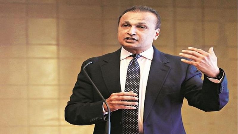 अनिल अंबानी की भी कई कंपनियां स्टॉक मार्केट में लिस्टेड हैं। बताने की जरूरत नहीं है कि अनिल अंबानी की कंपनियों पर भारी कर्ज है और उनकी टेलिकॉम कंपनी डिफ़ाल्ट भी हो चुकी है। भारतीय बैंकों के अलावा अनिल पर चीन के तीन बैंकों का भी भारी भरकम कर्ज है।
