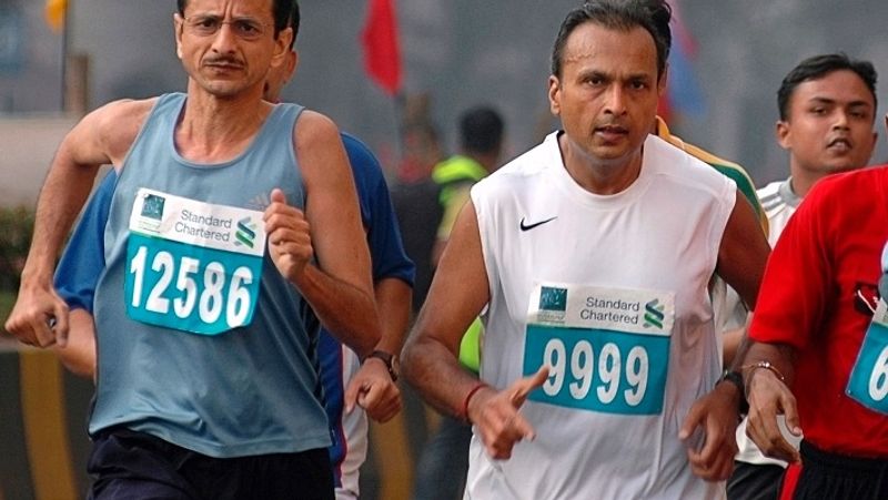 मैराथन प्रतियोगिताओं में लेते हैं हिस्सा
अनिल अंबानी लोकल और नेशनल लेवल पर होने वाली मैराथन प्रतियोगिताओं में जरूर हिस्सा लेते हैं। इस उम्र में भी उनका उत्साह देखते बनता है। उनके बच्चों को भरोसा है कि एक दिन वे मैराथन प्रतियोगिताओं में जरूर जीत हासिल करेंगे।
