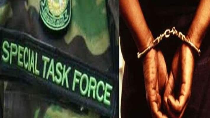 Arms and money recovered by STF raid in Kolkata ASB Arms and money recovered by STF raid in Kolkata ASB