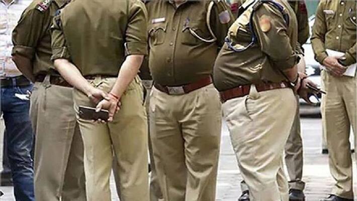 drinkers attacks police officers in tamilnadu ksp drinkers attacks police officers in tamilnadu ksp