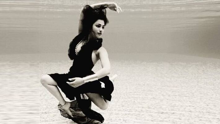Shruti Haasan shares throw back photos Instagram over under water shoot Shruti Haasan shares throw back photos Instagram over under water shoot