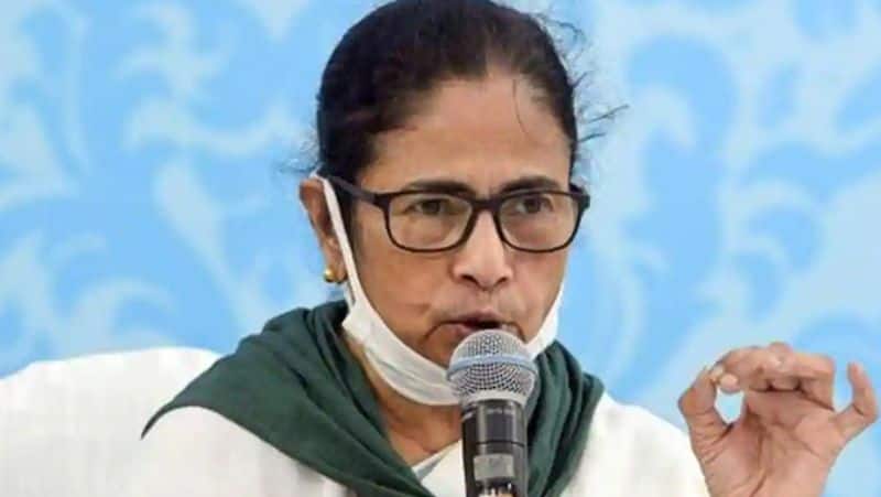 Mamta played Hindu card, announced to give 1 thousand rupees every month to Brahmin priests