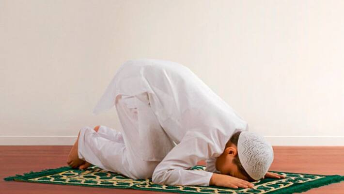 Students performed Namaz in Gujarat University, Controversy over video Students performed Namaz in Gujarat University, Controversy over video