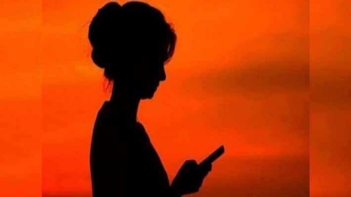 Request from woman's profile, nude video call: Threatening money laundering gang active Request from woman's profile, nude video call: Threatening money laundering gang active