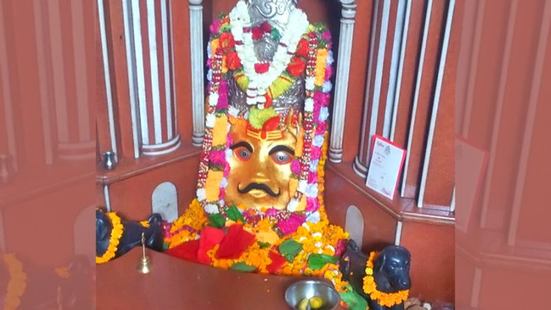 Bhairav is an incarnation of Lord Shiva, even worshiping him and doing remedies related to him can solve problems KPI