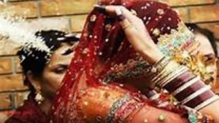 A young woman who seduced many young men and got married ... an IPS officer who was comfortably trapped A young woman who seduced many young men and got married ... an IPS officer who was comfortably trapped