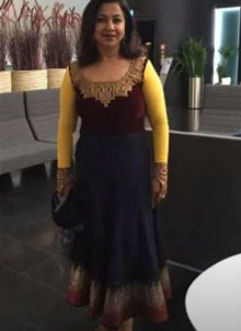 స్థలం తీసుకొని రాధిక, శరత్కుమార్లు స్వయంగా దగ్గరుండి ఈ ఇంటిని నిర్మించుకున్నారు.