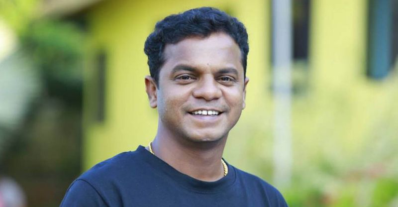 அதுமட்டுமின்றி அந்த மொபைல் எண்ணுக்கு அடிக்கடி கைது செய்யப்பட்டவர் மொபைல் போனில் பேசியதும் கண்டுபிடிக்கப்பட்டது.
