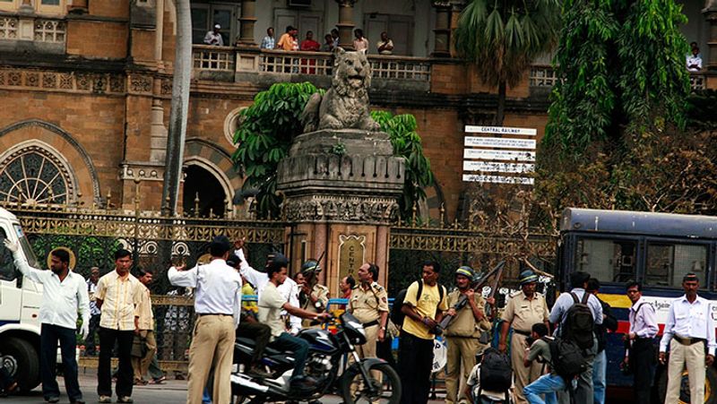 Case of bomb blast threat in Mumbais Hotel Taj kpa