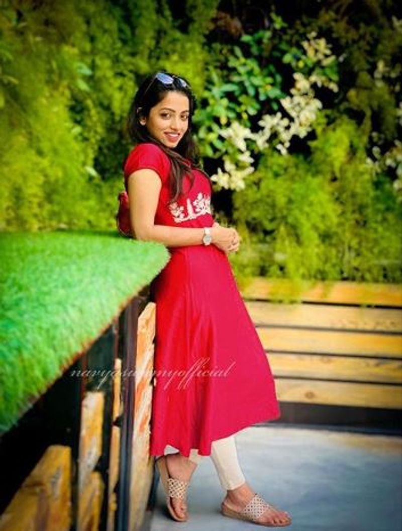 வாணி ராணி, ரன் போன்ற தமிழ் சீரியல்களிலும், அமே கதா, நா பெரு மீனாட்சி போன்ற தெலுங்கு சீரியல்களிலும் நடித்து வருகிறார்.