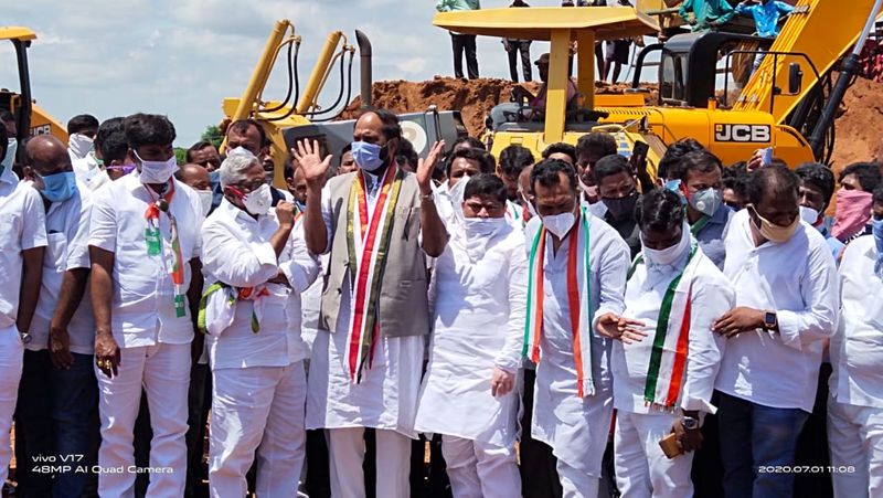 tpcc chief uttam kumar visits kondapochamma sagar project in siddipet