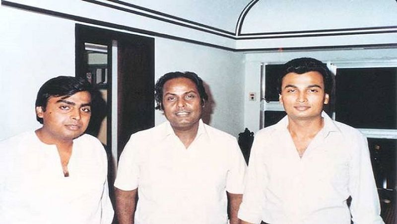 Success Story of Dhirubhai Ambani - From Selling Pakoras To The Richest Man In India
