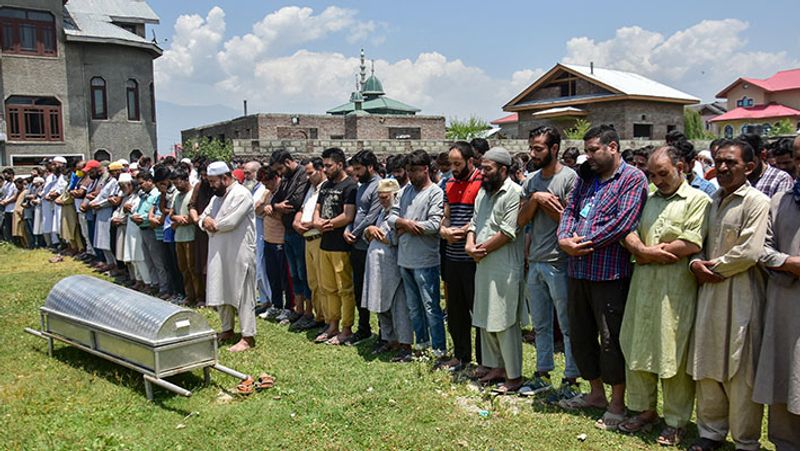 Sopore attack, emotional story related to Bashir Ahmed and his grandson killed during an encounter with terrorists in Sopore, Jammu and Kashmir kpa