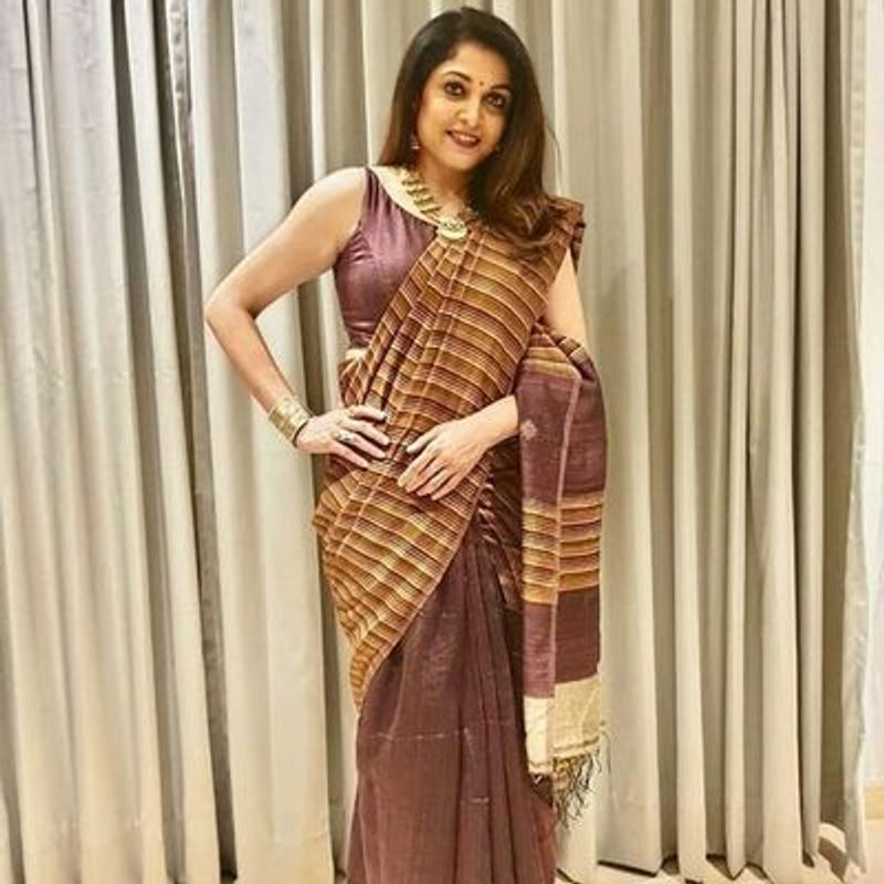 ఈ వయసులో విభిన్న పాత్రలతో పాటు హాట్, గ్లామర్స్ రోల్స్కు, ఫోటో షూట్లకు సై అంటూ కుర్ర హీరోయిన్లకు పోటి ఇస్తోంది రమ్యకృష్ణ.