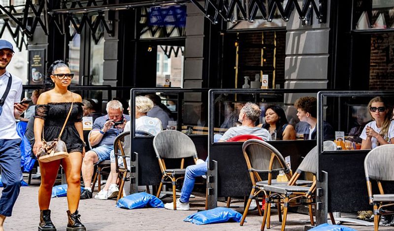 red light area opened in amsterdam during corona epidemic kph
