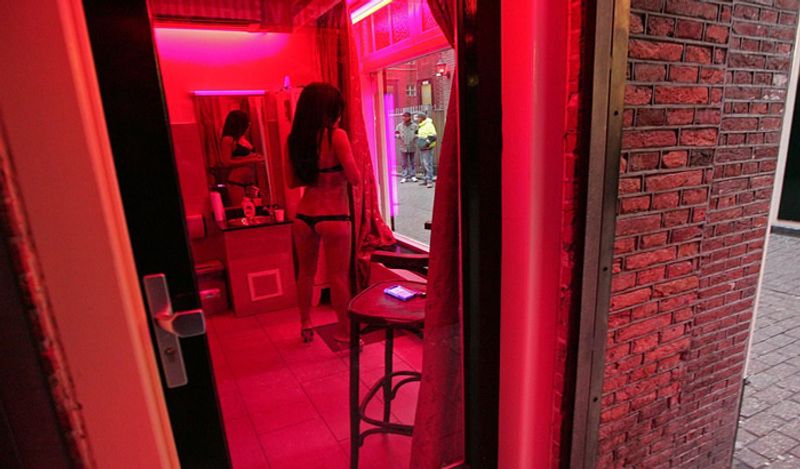 red light area opened in amsterdam during corona epidemic kph