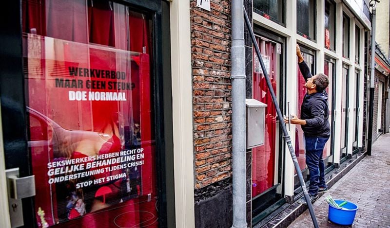 red light area opened in amsterdam during corona epidemic kph