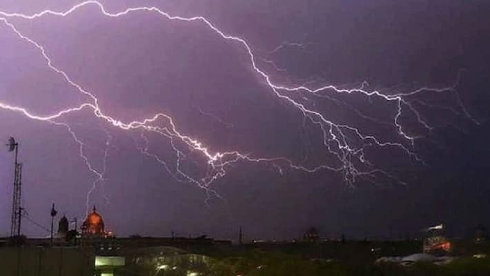 Bad weather in Bihar, rain started, 23 deaths due to lightning so far, alert in many districts asa Bad weather in Bihar, rain started, 23 deaths due to lightning so far, alert in many districts asa