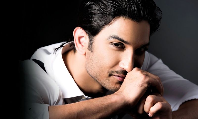 বাইরে থেকে এসেছিলেন সুশান্ত এটাই কী পাপ, না কী কোনও গড ফাদারের সুপারিশের অভাব বোধ করেছিলেন তিনি! বাবার জন্যই কী আলিয়ার এত প্রভাব।