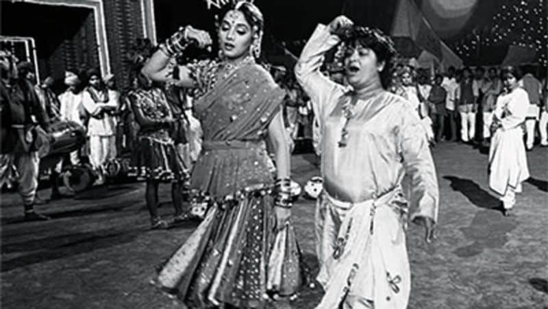 দুই সন্তানদের নিজের নামের স্বীকৃতি দিতে অস্বীকার করেন শেহনলাল। তারপর থেকেই দূরত্ব তৈরী হয় সরোজ ও শোহনলালের মধ্যে।