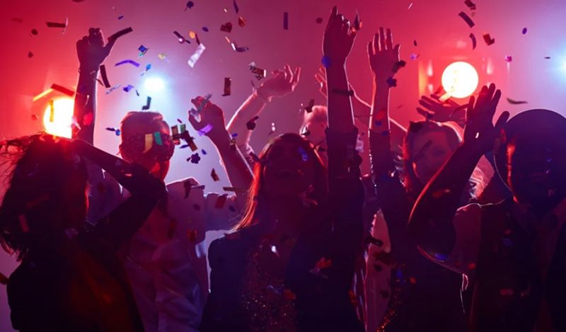 students in alabama attending corona virus parties to get infection for money kph