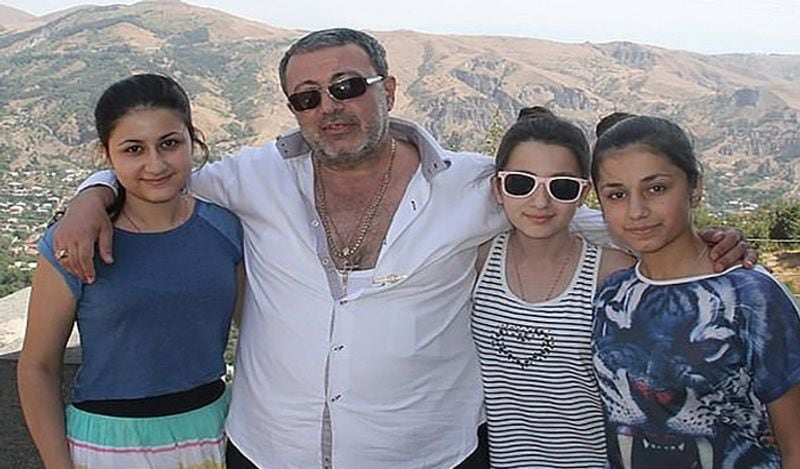 russian daughters killed father who sexually abused them for years can now face 20 years imprisonment kph