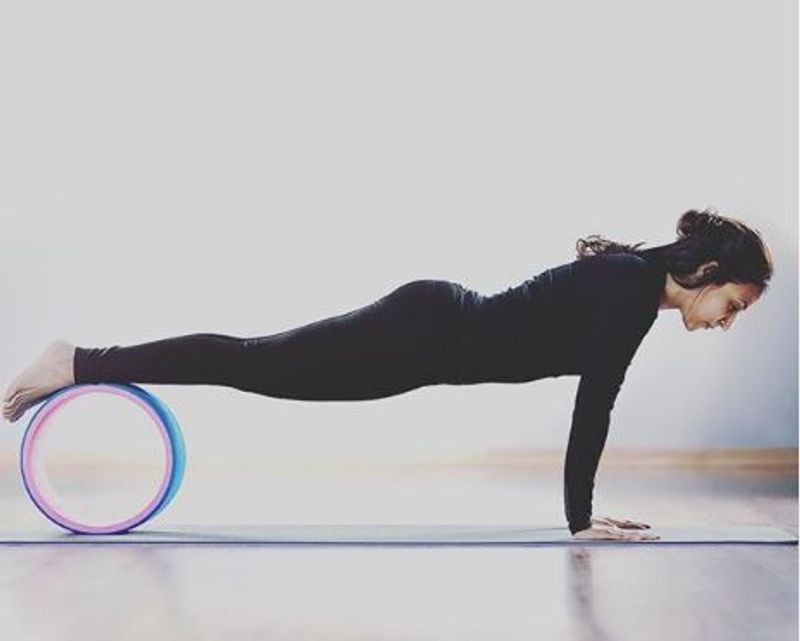 rajinikanth daughter aishwarya dhanush hot yoga poses goes viral