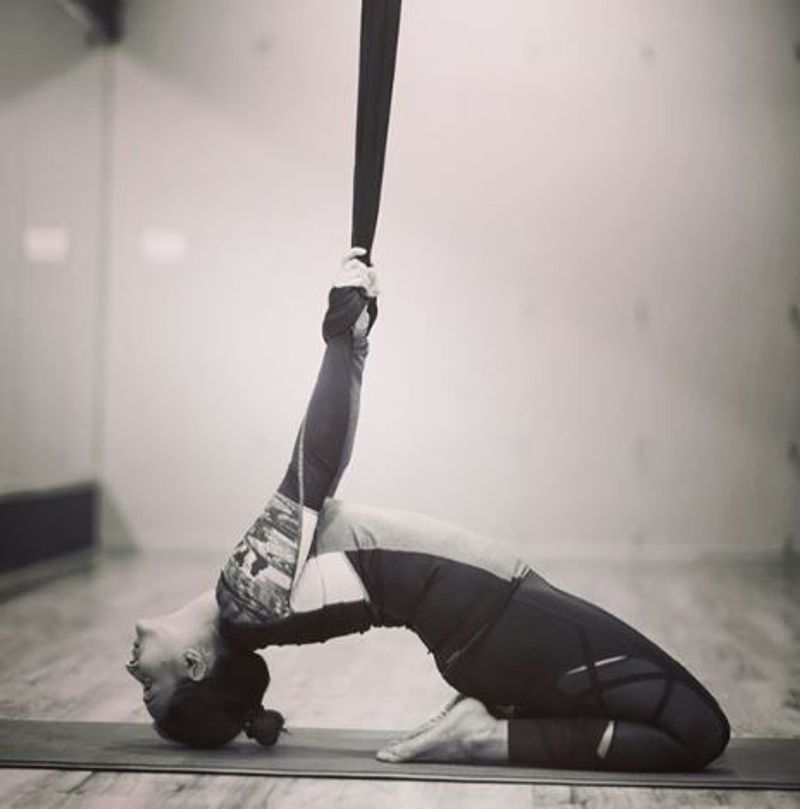 rajinikanth daughter aishwarya dhanush hot yoga poses goes viral