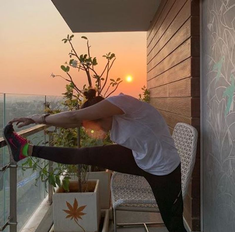 rajinikanth daughter aishwarya dhanush hot yoga poses goes viral