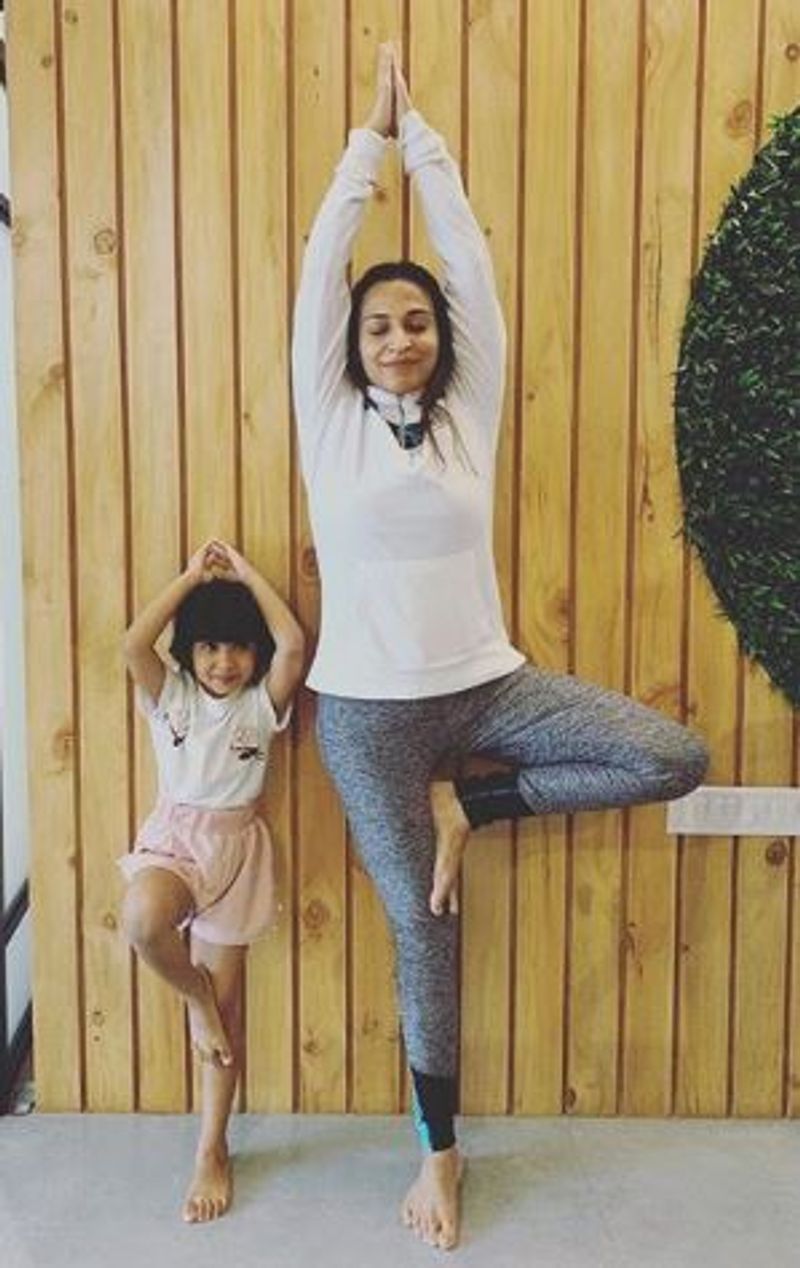 rajinikanth daughter aishwarya dhanush hot yoga poses goes viral