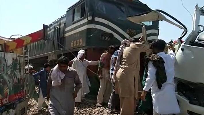 Sheikhupura accident 15 Sikh passengers death Pakistan kpn Sheikhupura accident 15 Sikh passengers death Pakistan kpn